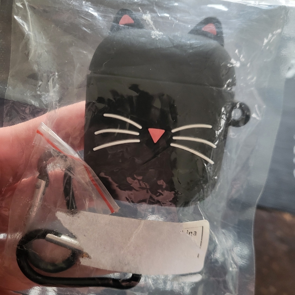 Airpods case black kitty